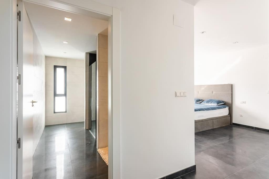 Villa In פינסטראט מראה חיצוני תמונה