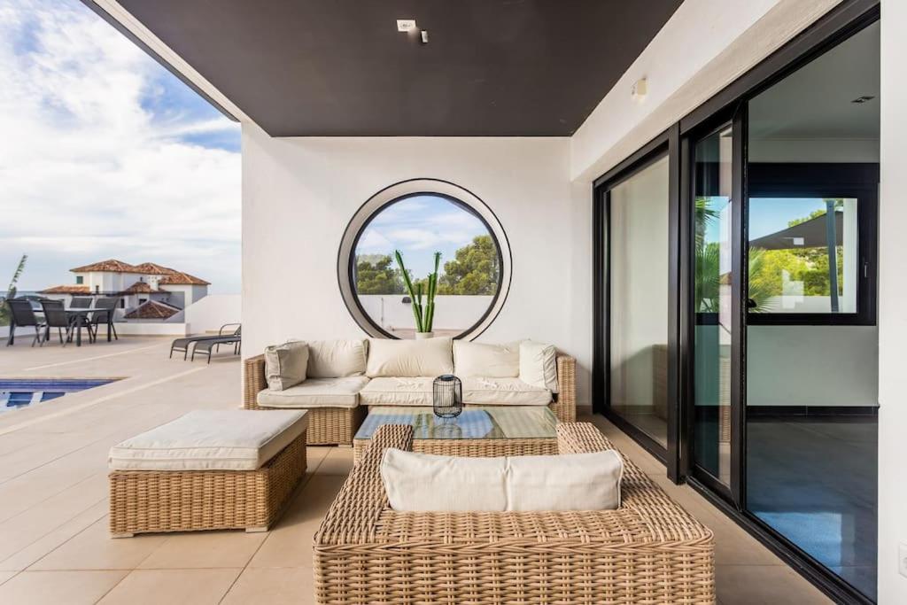 Villa In פינסטראט מראה חיצוני תמונה