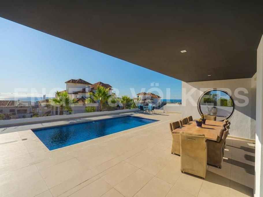 Villa In פינסטראט מראה חיצוני תמונה