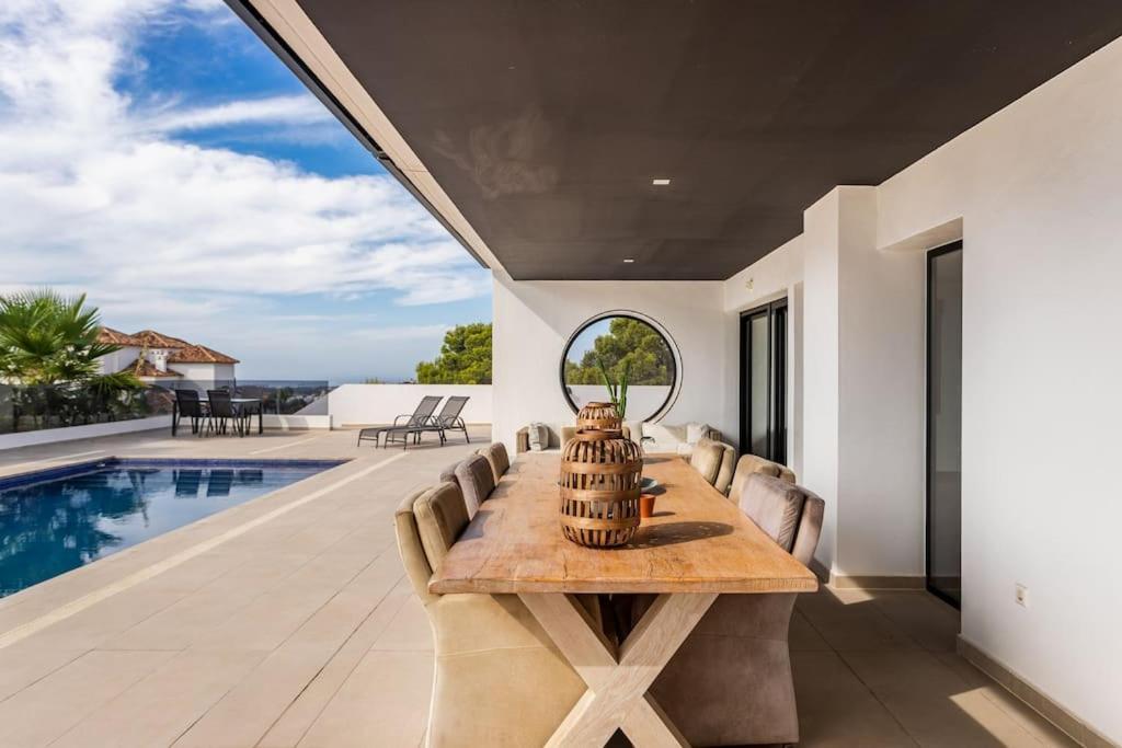 Villa In פינסטראט מראה חיצוני תמונה