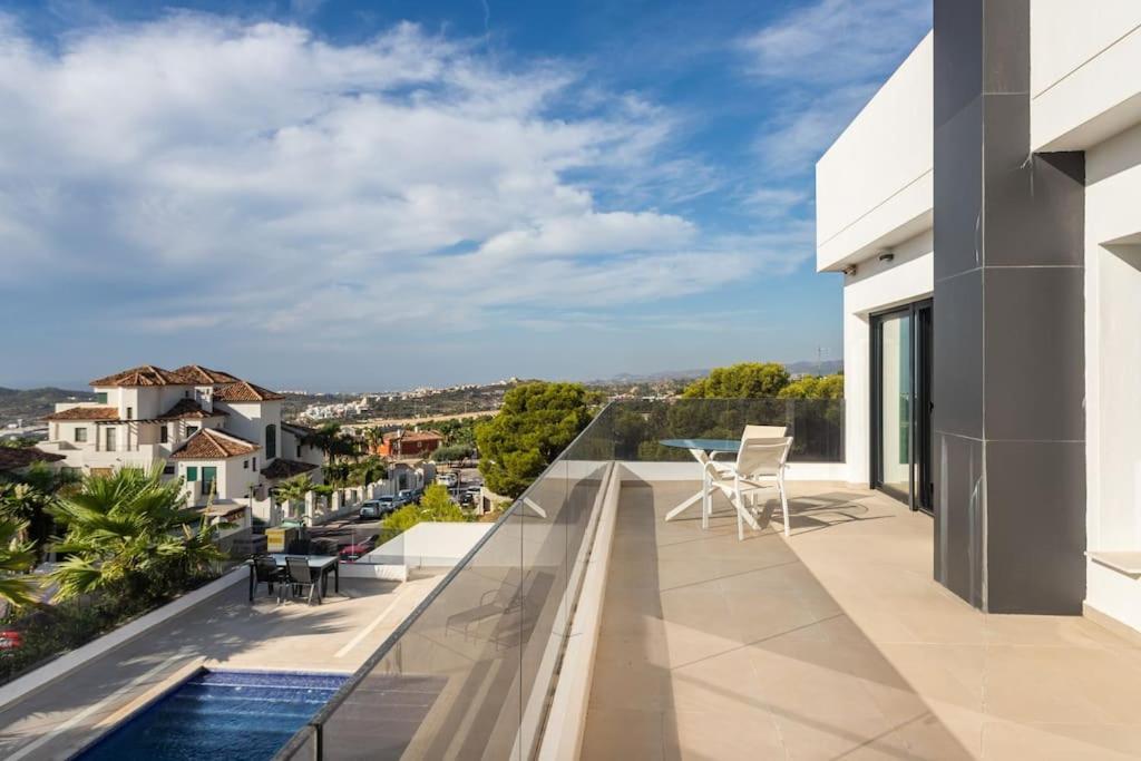 Villa In פינסטראט מראה חיצוני תמונה