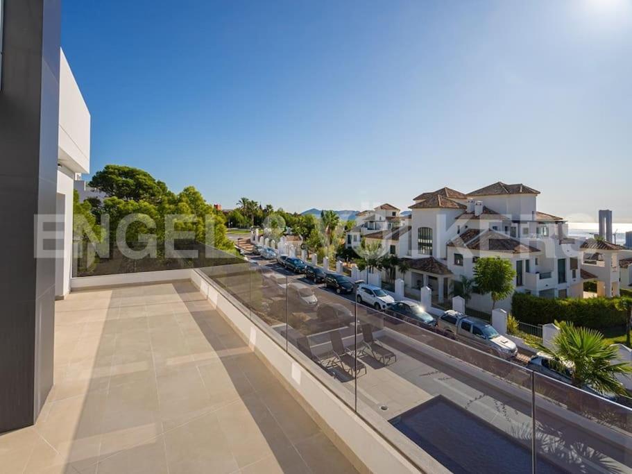 Villa In פינסטראט מראה חיצוני תמונה