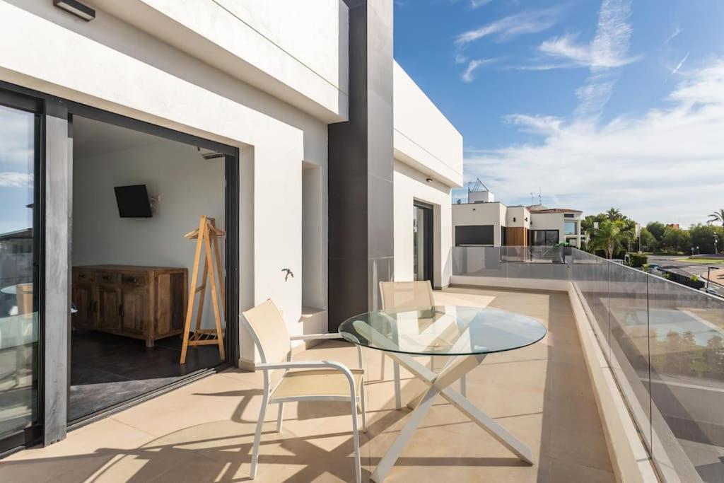 Villa In פינסטראט מראה חיצוני תמונה