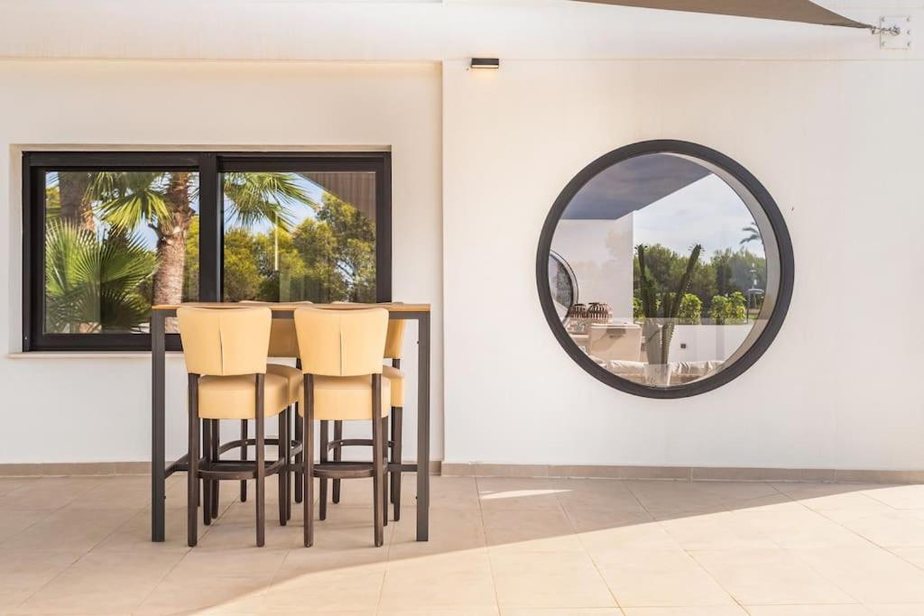 Villa In פינסטראט מראה חיצוני תמונה