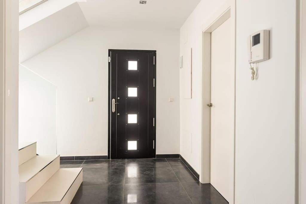 Villa In פינסטראט מראה חיצוני תמונה